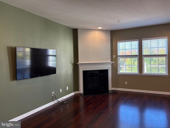 Building Photo - 537 Prizer Ct