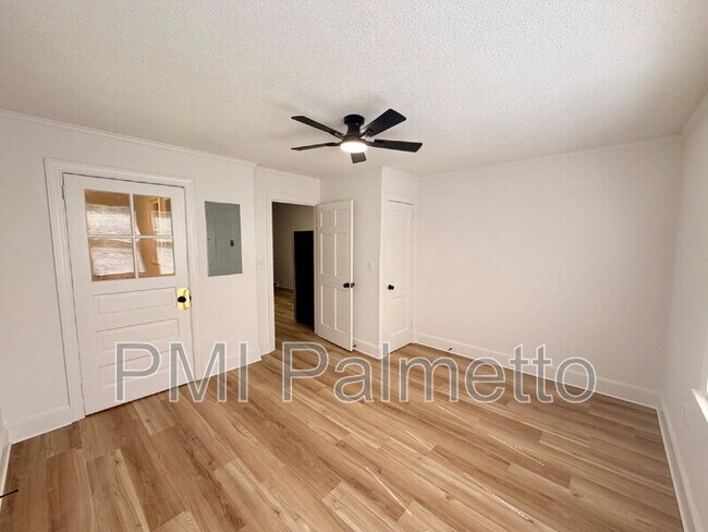 Building Photo - 260 8th St