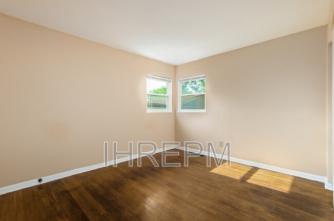 Building Photo - 2063 Belcher Dr