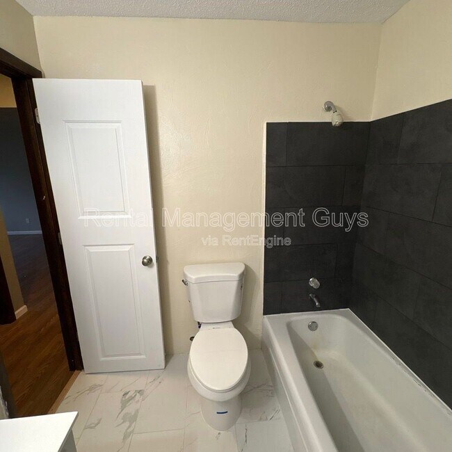 Building Photo - 3643 N Penn Ave