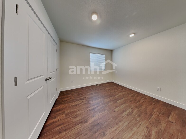 Building Photo - 11654 Broken Top Dr