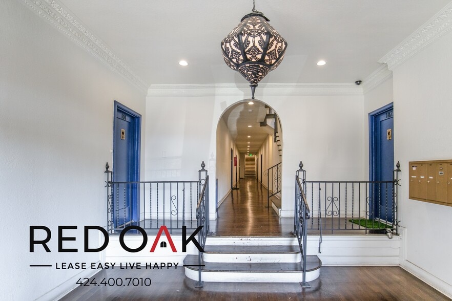 Building Photo - 1818 Whitley Ave