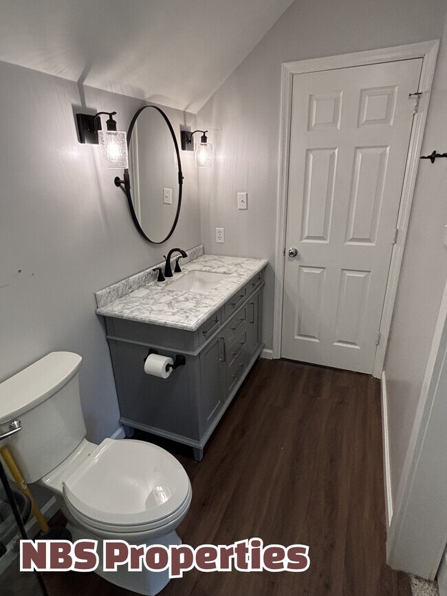 Building Photo - 7404 Foxglove Ln