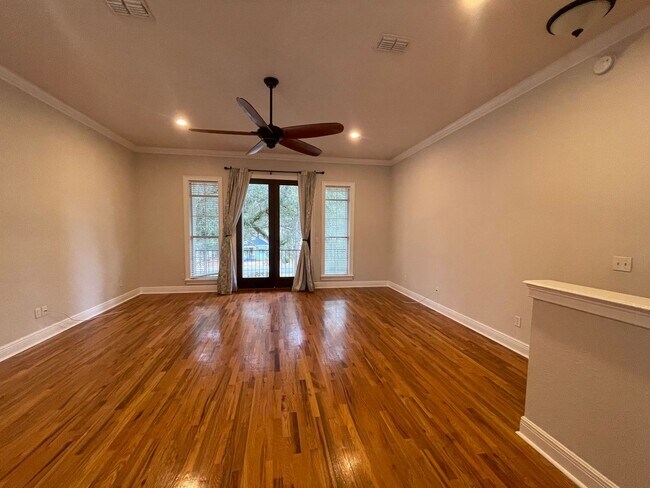 Building Photo - 1330 N Duval St