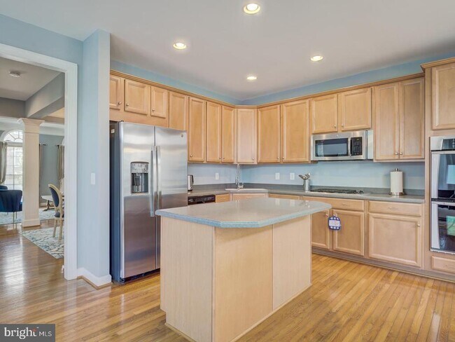 Building Photo - 8410 Chaucer House Ct