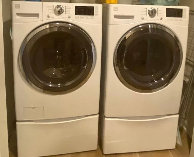 Washer and dryer - 3004 Ewell Ln