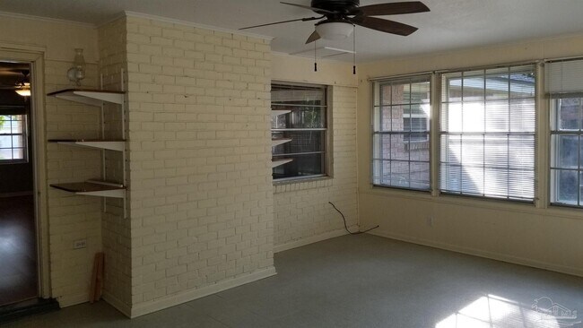 Building Photo - 4170 Capri Dr