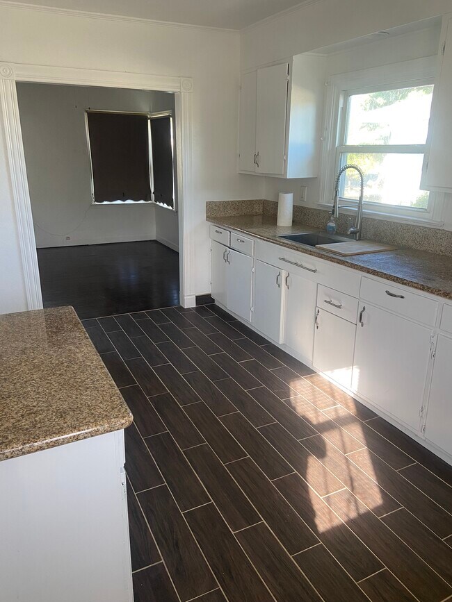 Kitchen - 4132 Arden Dr N