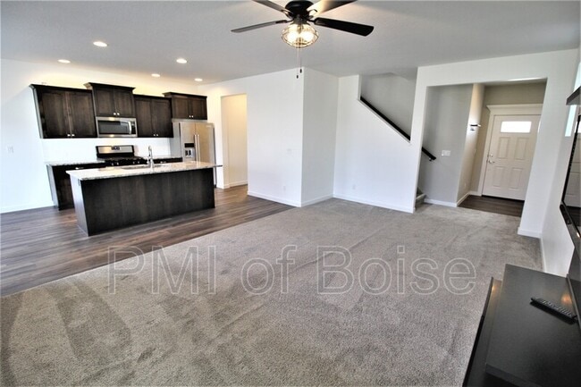 Building Photo - 2080 S Hills Ave.