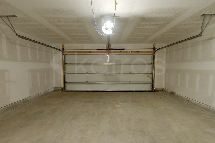 Building Photo - 245 Monarch Ln