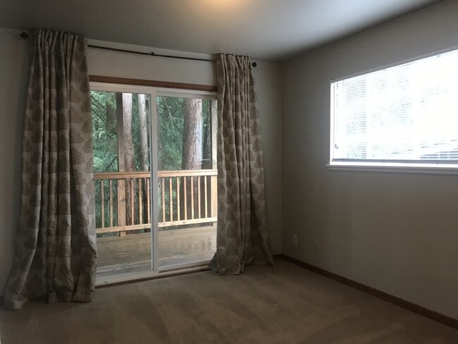 Building Photo - 2913 Highland Ct