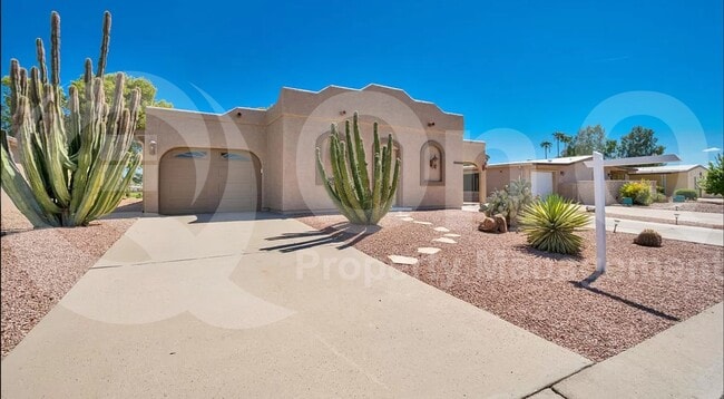 Primary Photo - 8935 E Fairway Blvd