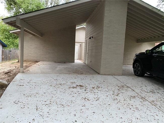 Building Photo - 2408 Burleson Ct