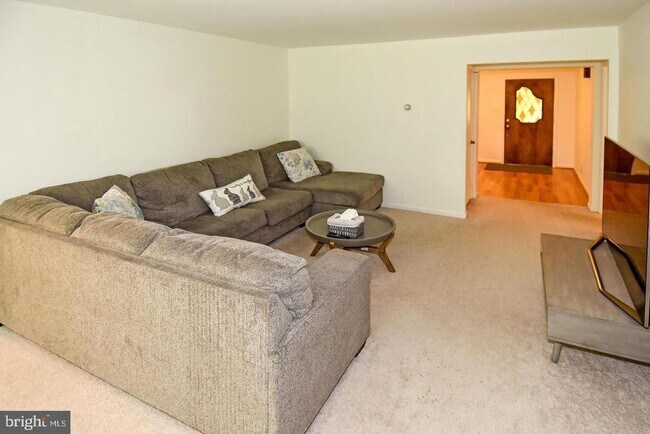 Building Photo - 3714 Carriage House Ct