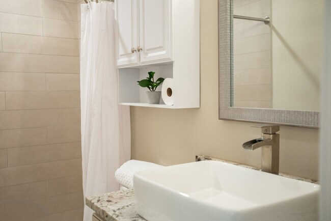 Building Photo - 1285 Parkway Ave