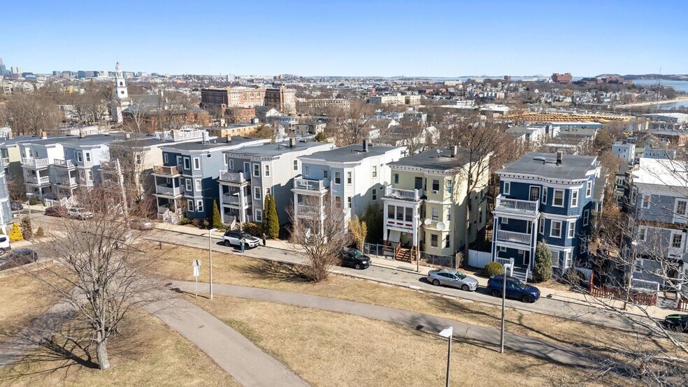 Primary Photo - 60 Percival St