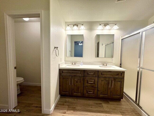 Building Photo - 830 N Granada Dr