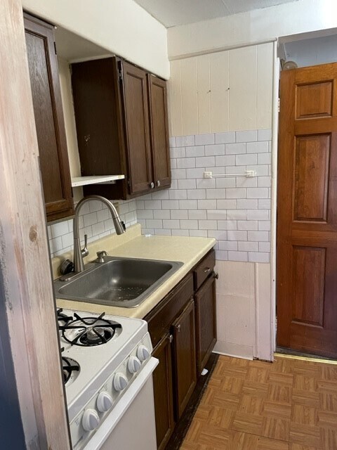 Primary Photo - 613 E 3rd St