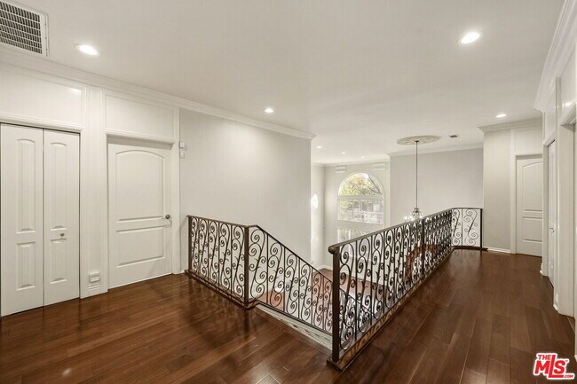 Building Photo - 5217 Etiwanda Ave