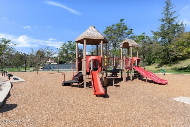 Building Photo - 6320 Ballantine Pl