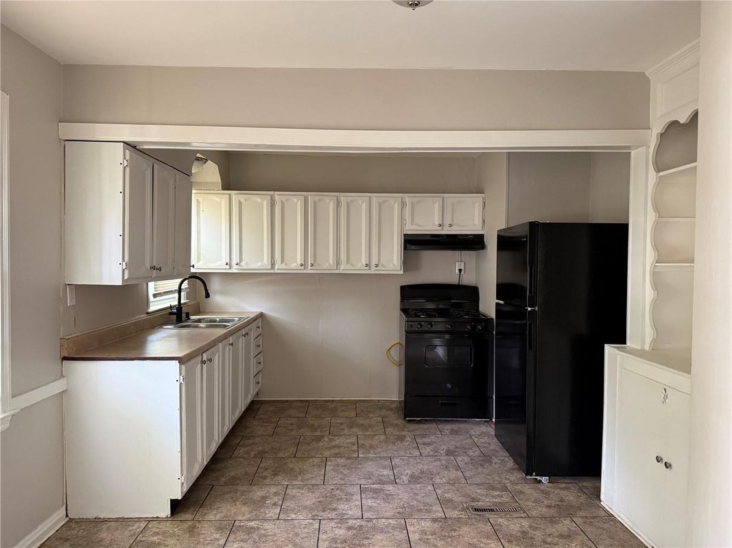 Building Photo - 10124 Winkler Dr