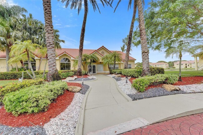 Building Photo - 457 Vista Isles Dr