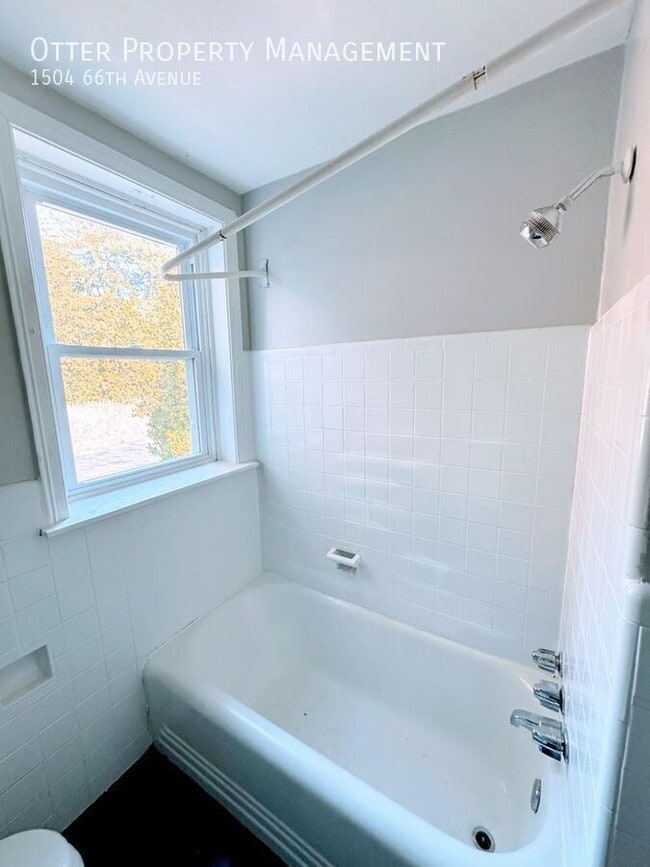 Building Photo - 1504 66th Ave