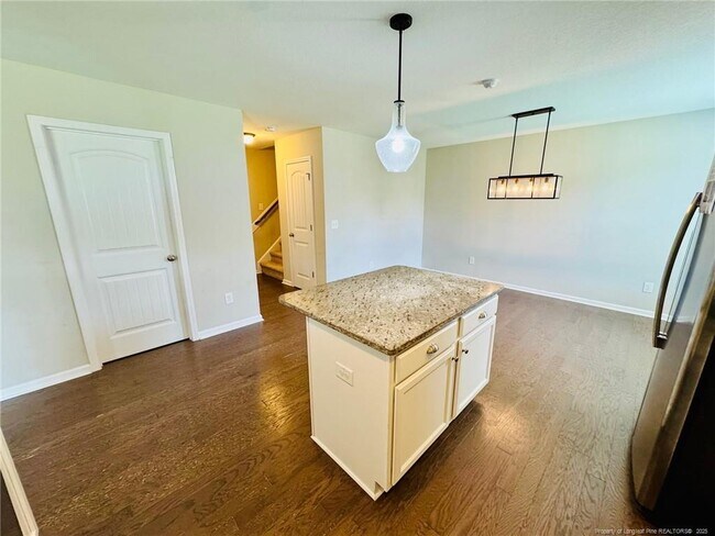 Building Photo - 843 Screech Owl Dr