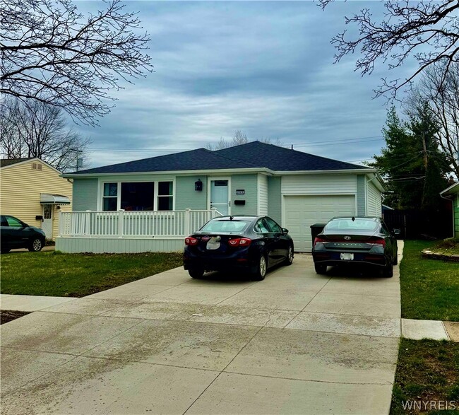 Building Photo - 260 Argus Dr