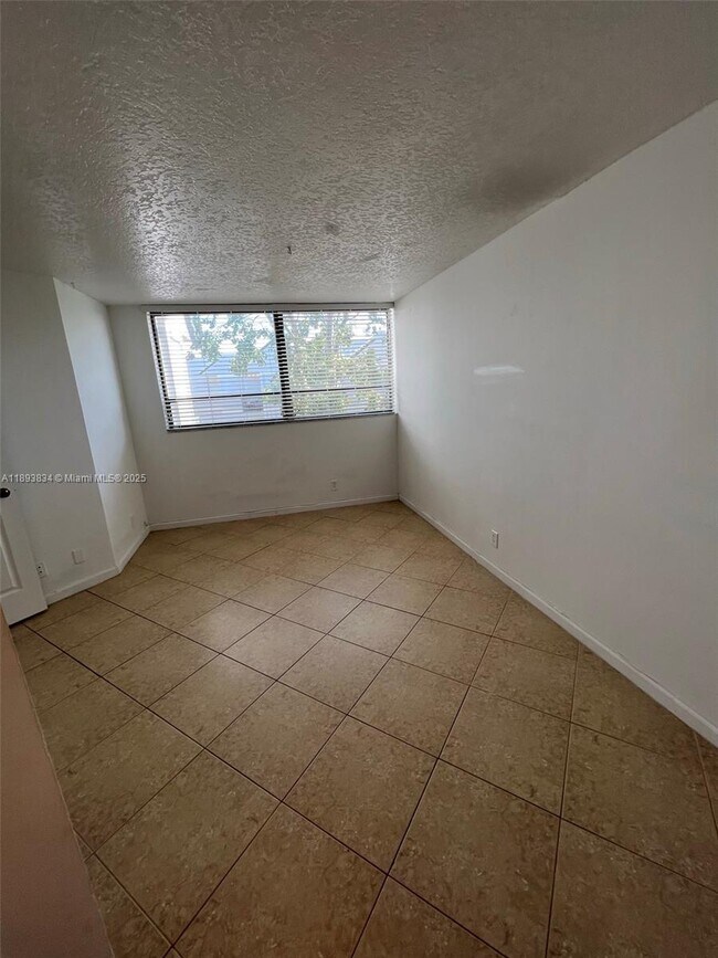 Building Photo - 1900 N Congress Ave