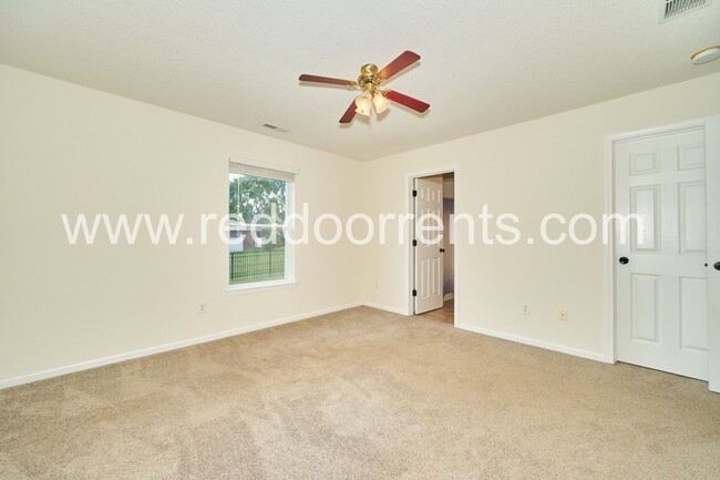 Building Photo - 127 Broadmoor Bend