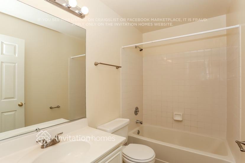 Building Photo - 290 S Annandale Dr