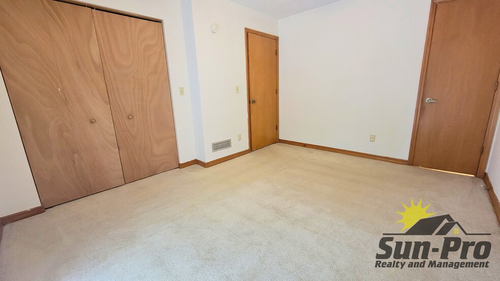 Building Photo - 1668 Spring Garden Ct