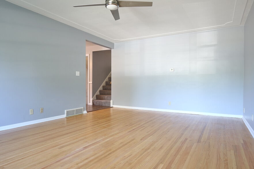 Living Room - 5752 Russell Ave S