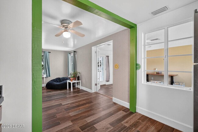 Building Photo - 277 Debary Dr