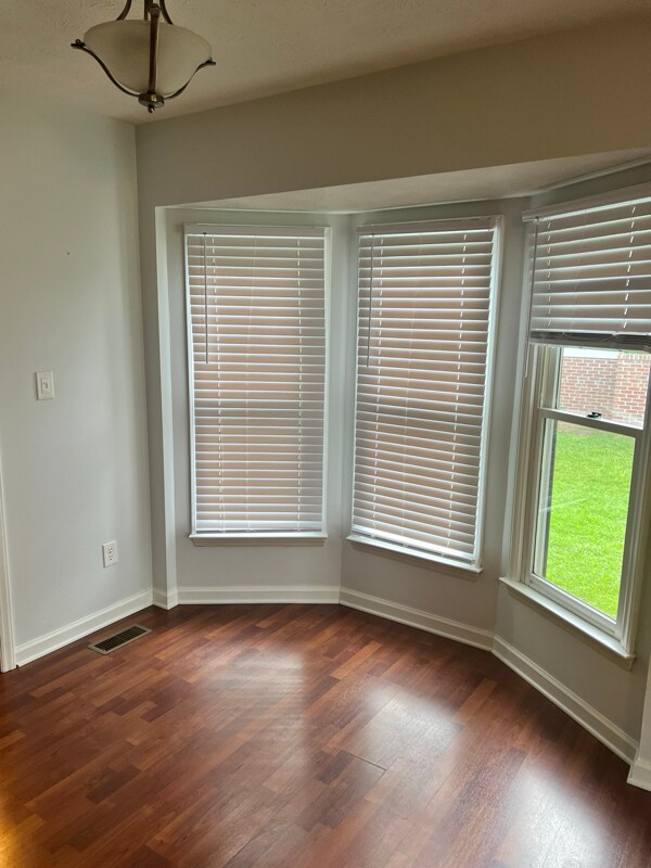 Building Photo - 400 Abbottswood Dr