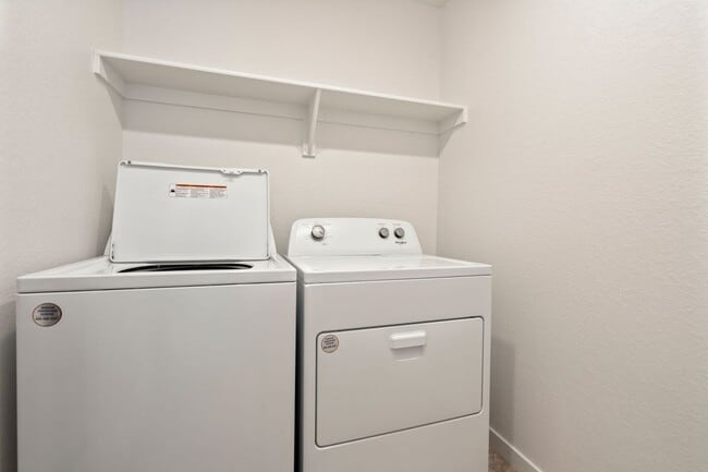 Building Photo - Ideally Located Modern 4-Bedroom Home