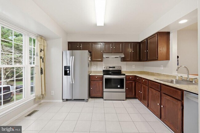 Building Photo - 4000 Sparrow House Ln