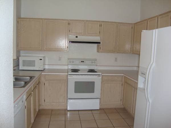 Building Photo - 15874 S 11th Pl