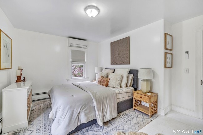 Building Photo - 132 Pequot Ave