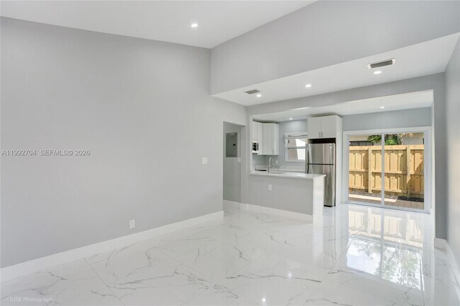 Building Photo - 907 SW 15th Terrace