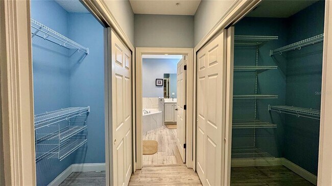 Building Photo - 6826 Sorrento St