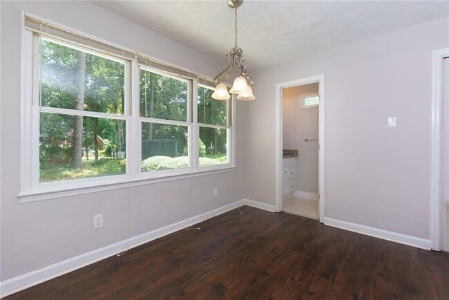 Building Photo - 1200 Mitsy Forest Dr NE