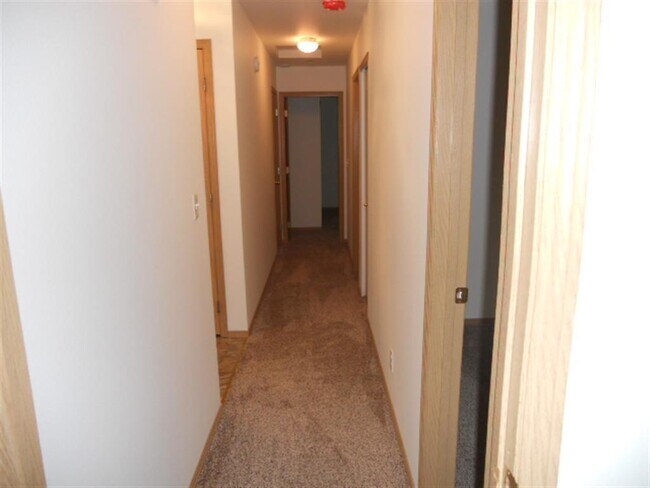 Building Photo - Spacious 3-Bed, 2-Bath Home with Private Y...
