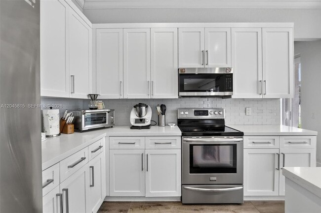 Building Photo - 981 Waterside Cir