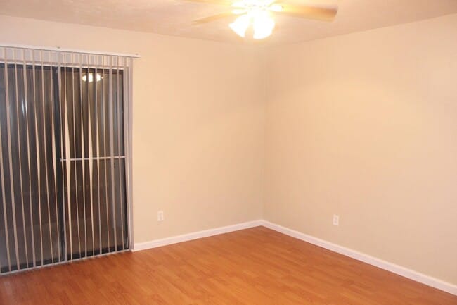 Building Photo - 1550 Blountstown St