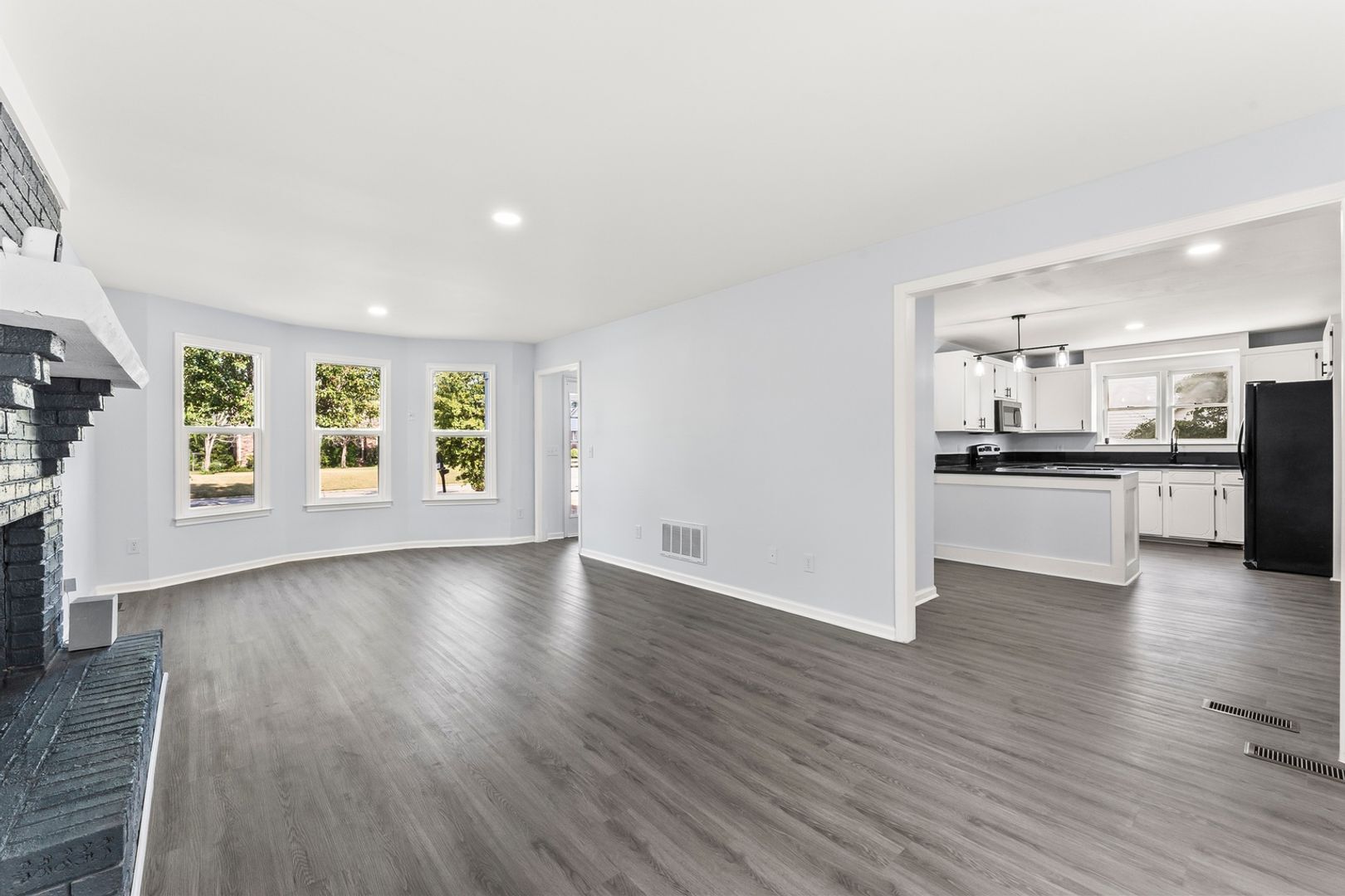 Building Photo - 2412 Bendemeer Dr