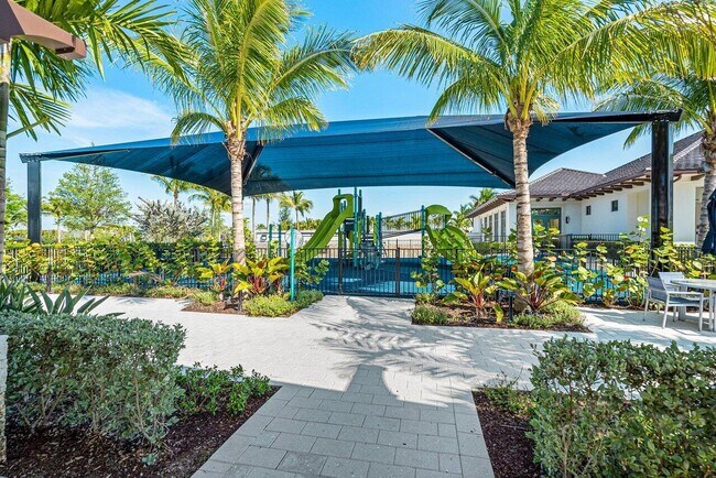Building Photo - 9237 Crestview Cir