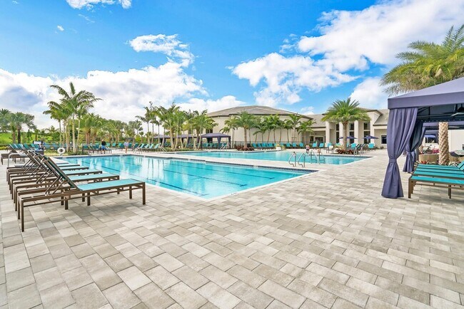 Building Photo - 12597 Vincenza Way