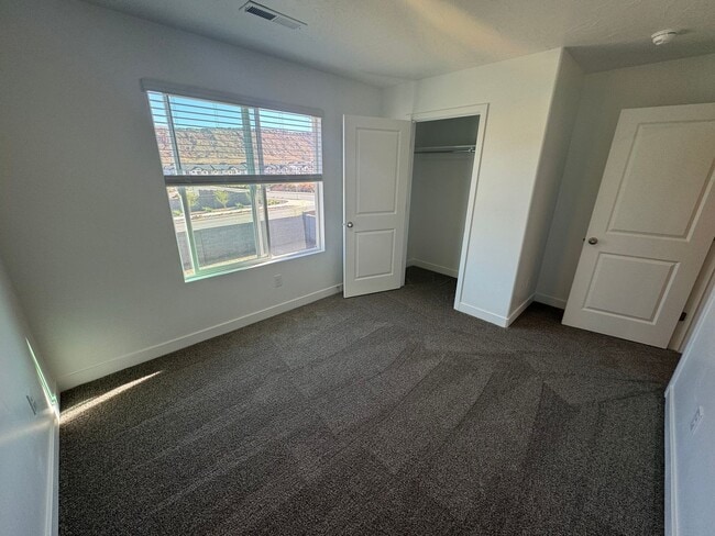 Building Photo - 1547 Ripple Rock Dr
